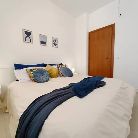 Due Kilometri Dalla Spiaggia - Free Parking & Netflix Apartment