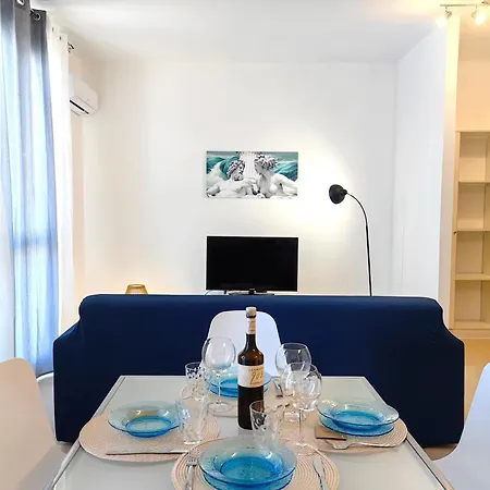 Apartment Due Kilometri Dalla Spiaggia - Free Parking & Netflix *