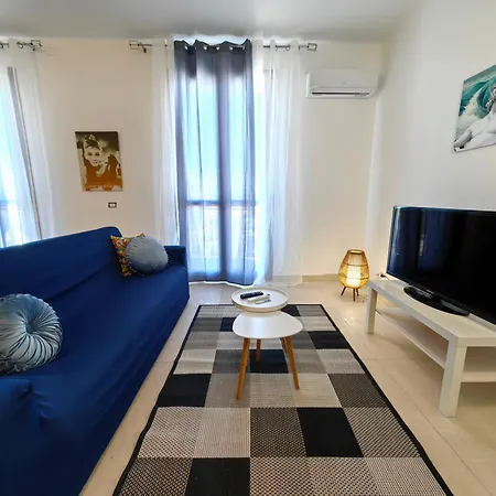 Apartment Due Kilometri Dalla Spiaggia - Free Parking & Netflix *